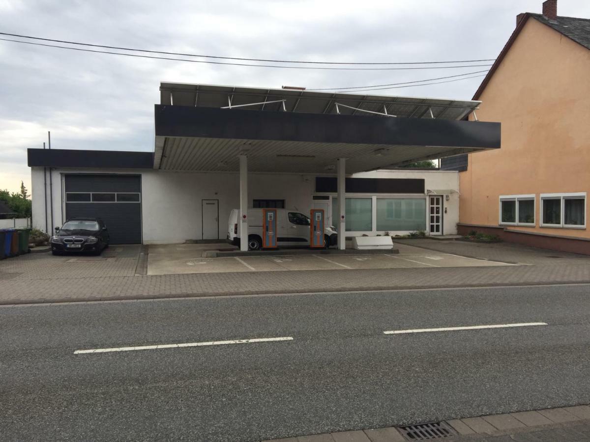 Alte Tankstelle Leilighet Strassenhaus Eksteriør bilde